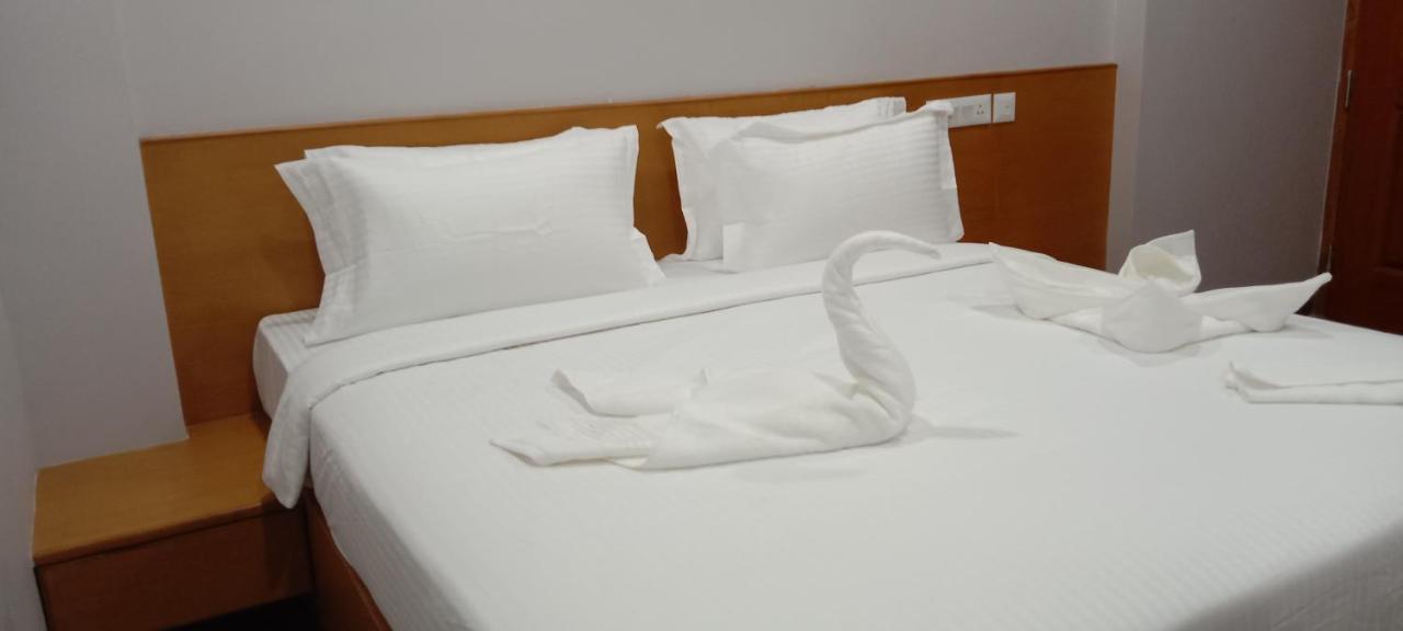 Moshis Nest Hotel Madurai Bagian luar foto