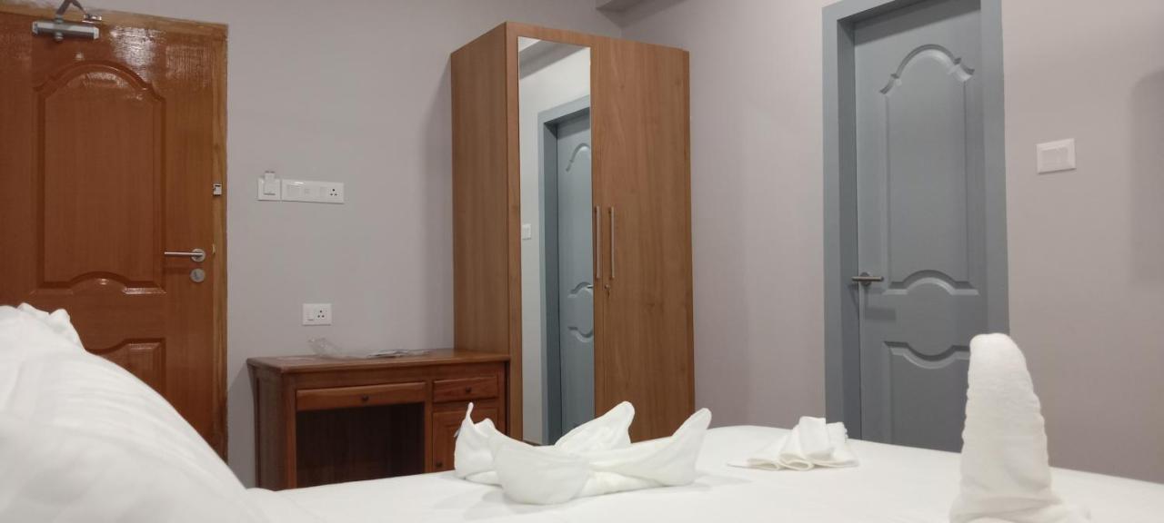 Moshis Nest Hotel Madurai Bagian luar foto