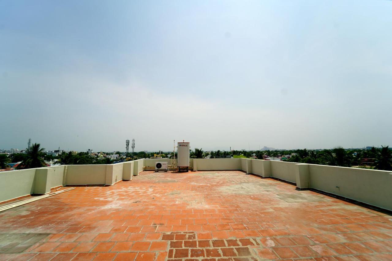 Moshis Nest Hotel Madurai Bagian luar foto